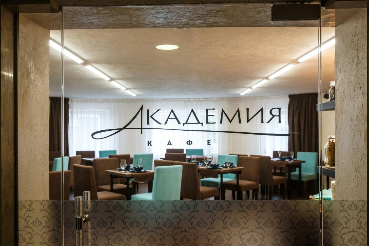 Akademia Hotel Санкт Петербург Екстериор снимка